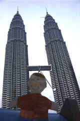 Flat Stanley at Petronas Towers.jpg (93133 bytes)